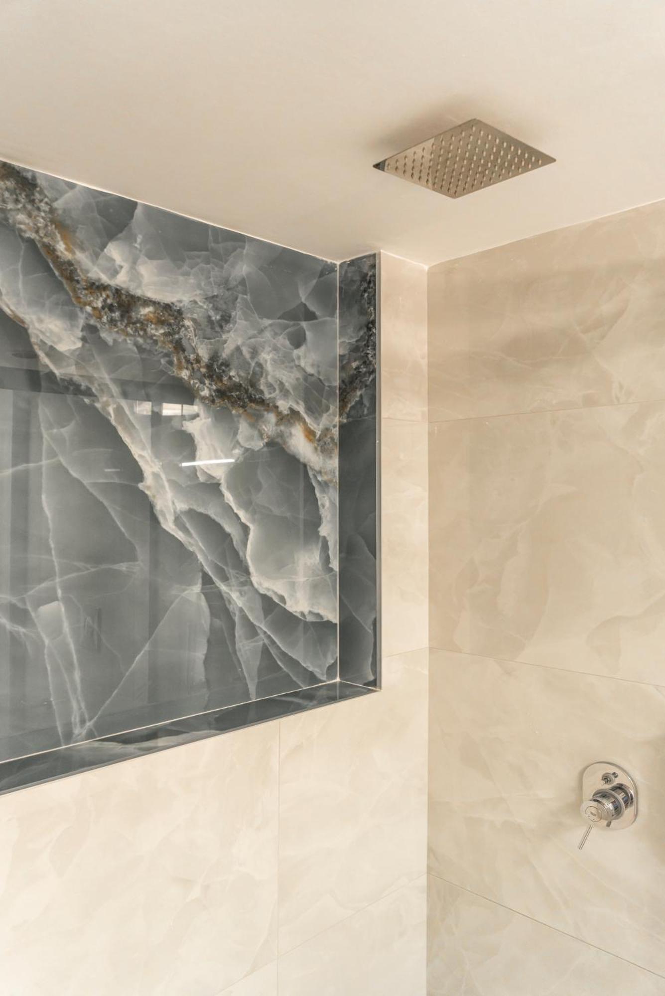 Neon 2Br Luxurious Central Apt Heraklion Luaran gambar